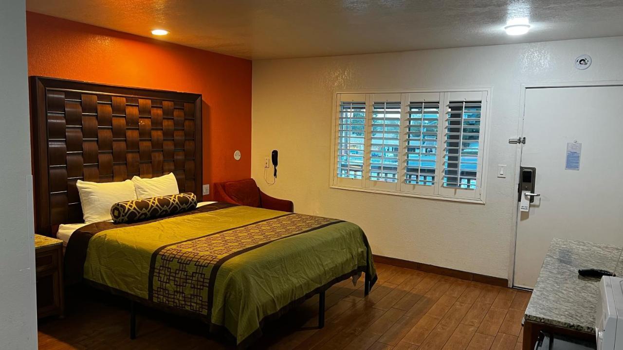 New American Inn & Suites Orange Exterior foto